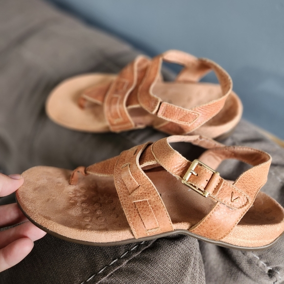 Vionic brown leather sandals, size 5 - Picture 3 of 4